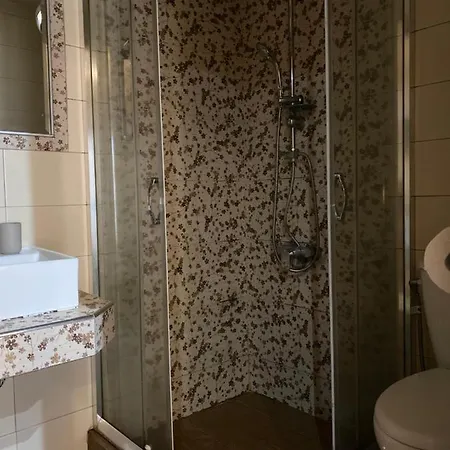 House Kiratsi * Sarti