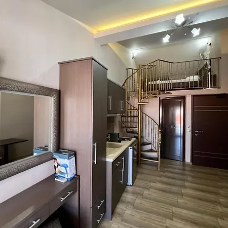 House Kiratsi