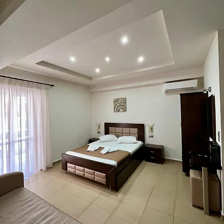 House Kiratsi Lejlighed Sarti