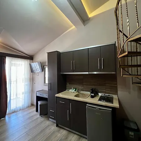 House Kiratsi