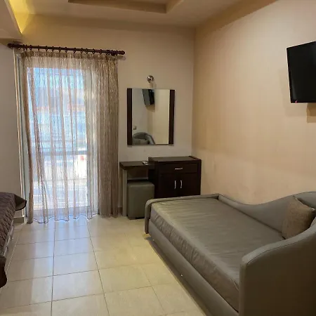 Apartment House Kiratsi