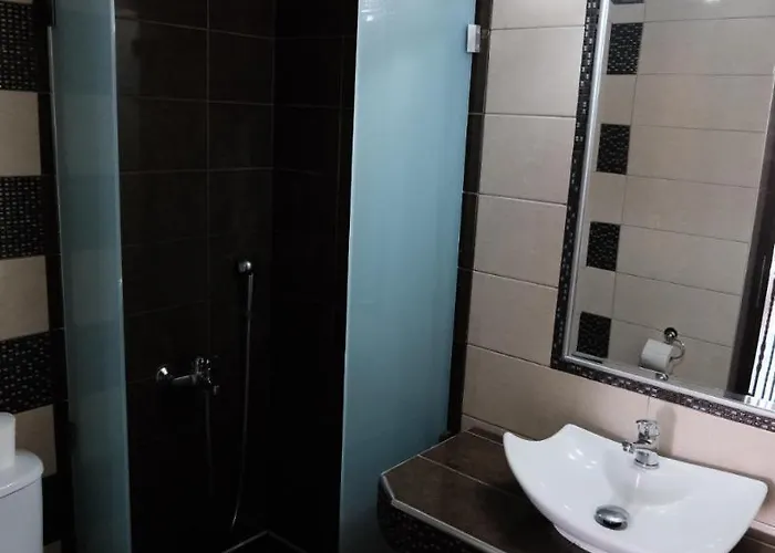 House Kiratsi Apartman Szárti