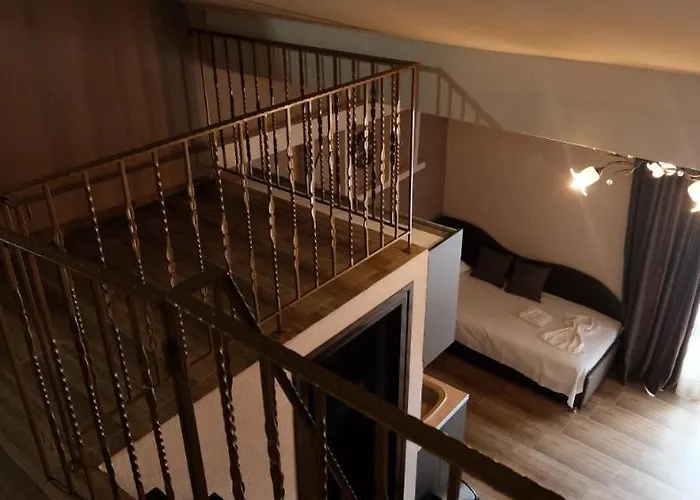 Apartman House Kiratsi Szárti