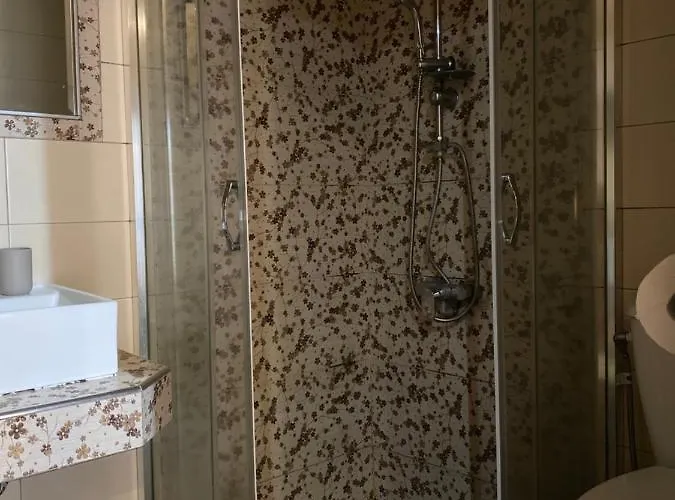 House Kiratsi * Sarti