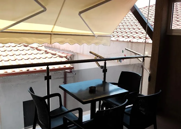 House Kiratsi Apartamento Sarti